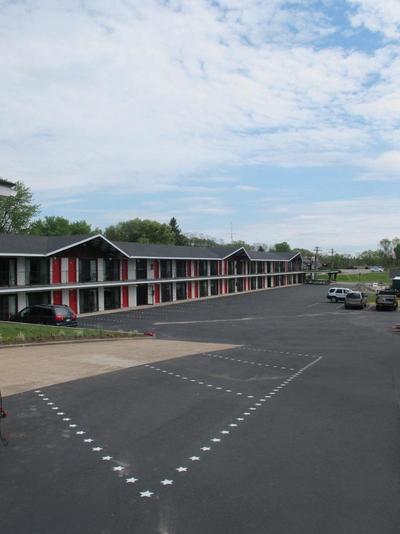 All Star Inn & Suites