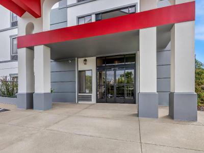 Brentwood Suites