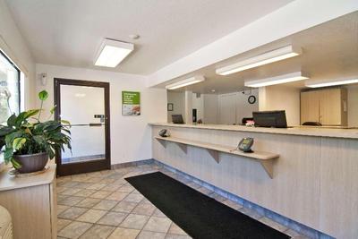 Motel 6 Roseville, MN - Minneapolis North