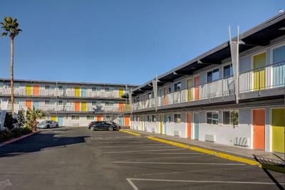 Thunderbird Hotel