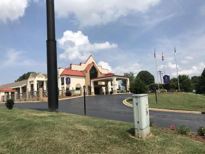 Carolina Inn & Suites of Lake Norman
