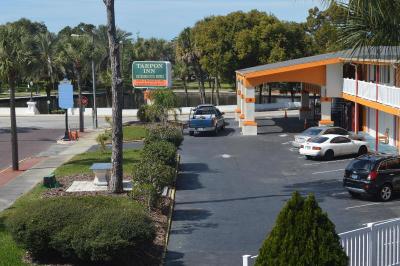 Tarpon Inn