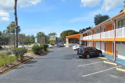 Tarpon Inn