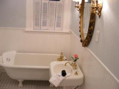 Adair Manor Bed& Breakfast