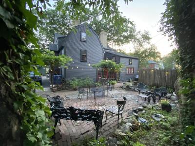The Daniels House Bed And Breakfast