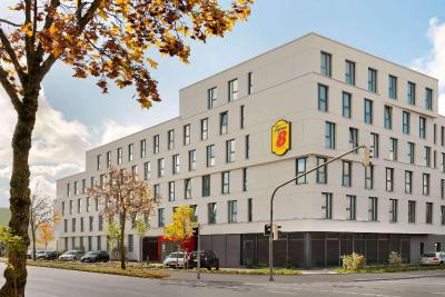 Super 8 By Wyndham Augsburg