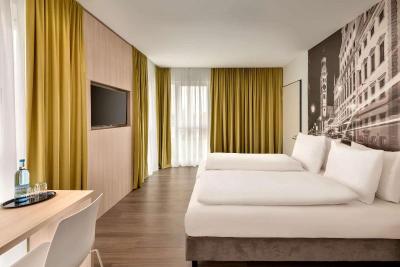 Super 8 By Wyndham Augsburg