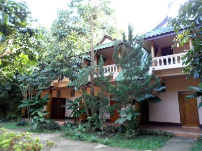 Khunnam Rimtarn Resort