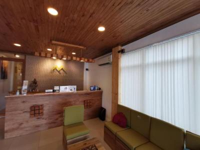 Baan URT Suratthani Airport Hotel by ZUZU