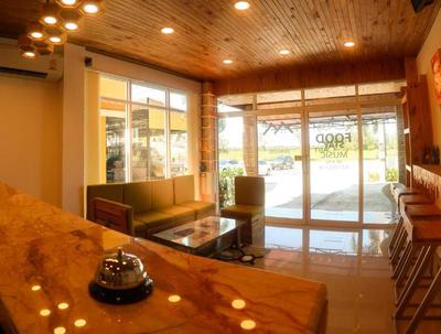 Baan URT Suratthani Airport Hotel by ZUZU