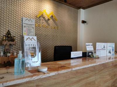Baan URT Suratthani Airport Hotel by ZUZU