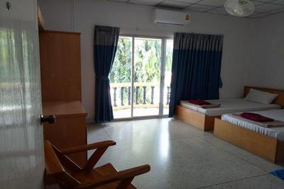 Bang Saphan Resort Hotel