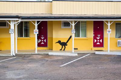 Brad's Desert Inn