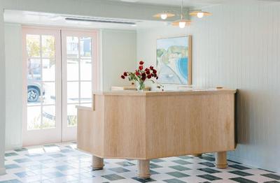 Bay Shores Peninsula Hotel