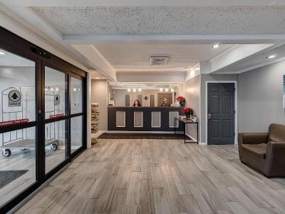 Eastlake Suites Hotel & CC By OYO Urbana