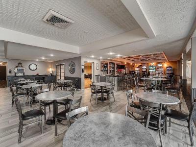 Eastlake Suites Hotel & CC By OYO Urbana