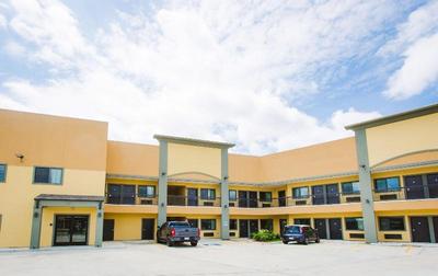 Scottish Inn & Suites