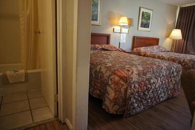 Executive Inn & Suites