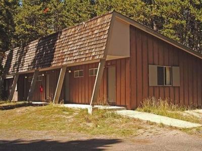 Lake Lodge Cabins - Inside the Park
