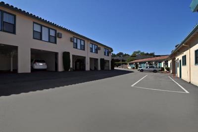 Marinwood Inn & Suites