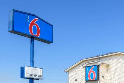 Motel 6 Sedalia, MO