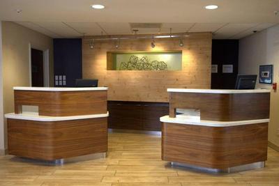 Courtyard By Marriott Atlanta Northlake