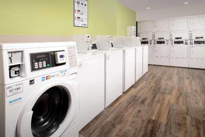 WoodSpring Suites Tampa - USF - Near Busch Gardens