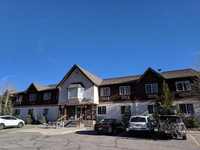 3 Peaks Lodge