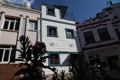 Sea House Suites