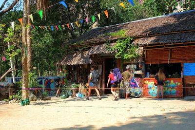 Chill Out Bar And Bungalows