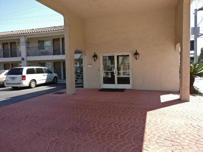 Burbank Inn And Suites