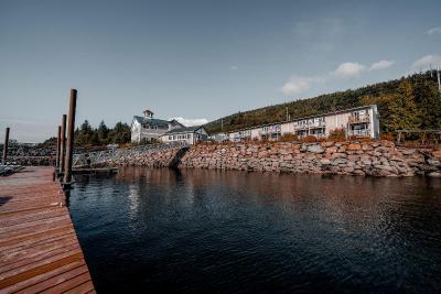 Edgewater Inn Restaurant & Marina
