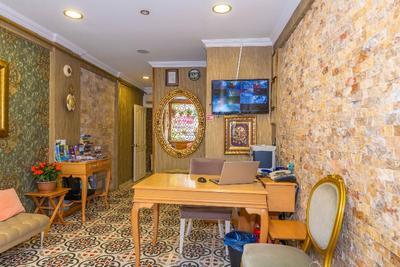 Walnut Shell Hotel