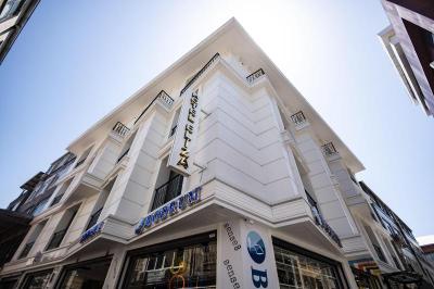 Eliza Hotel