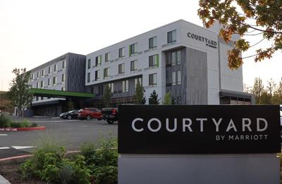 Courtyard By Marriott Portland East