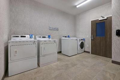 Hampton Inn & Suites Houston East Beltway 8