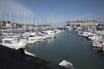 SOWELL RESIDENCES Le Port