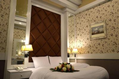 Raya Grand Hotel