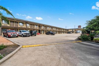 Executive Inn And Suites