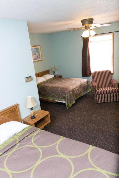 Hawkeye Motel