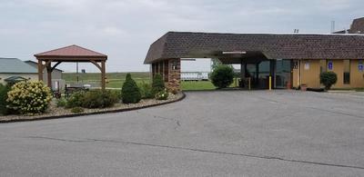 Hometown Inn & Suites