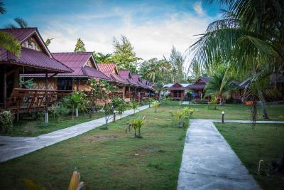 Lanta Pearl Beach Resort