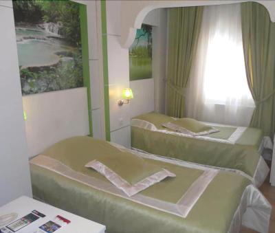 Hotel La White