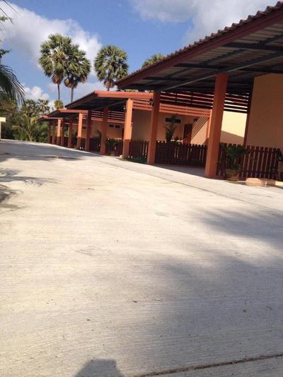 Palm Payom Village Resort