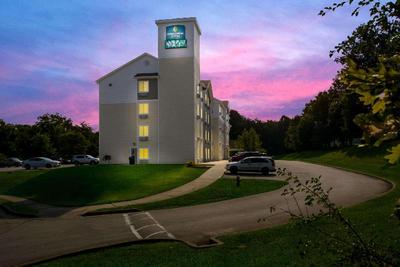 Woodspring Suites Louisville Southeast