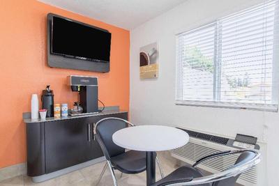 Motel 6 Orange, CA - Anaheim