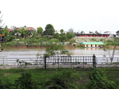 Baan Rimnam Resort