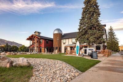 Compass Rose Lodge
