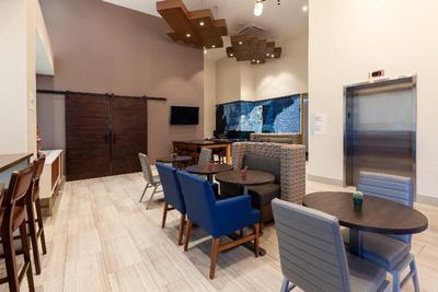 Holiday Inn Express NYC Brooklyn - Sunset Park