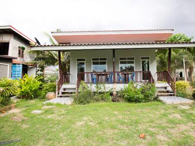 999 Baan Pak Rom Ruen